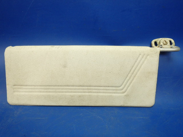 0700122-13 Cessna - Sun Visor LH w/ Bracket
