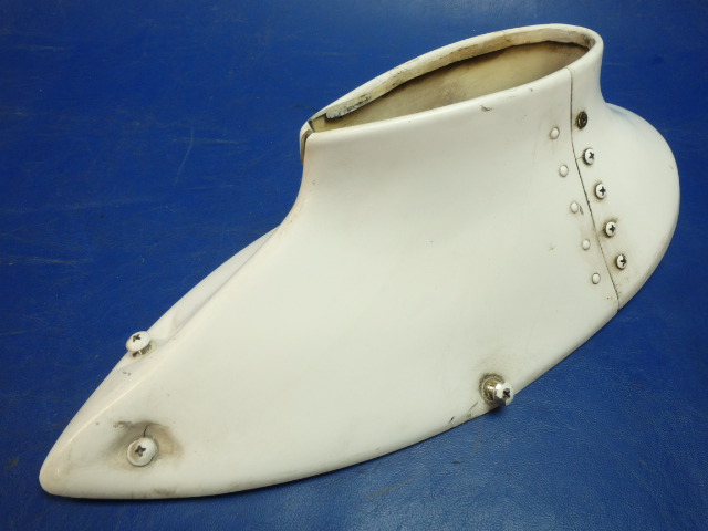1741005-240 Cessna - Fairing-Main Gear RH (Cracked See Photos)(Plastic)