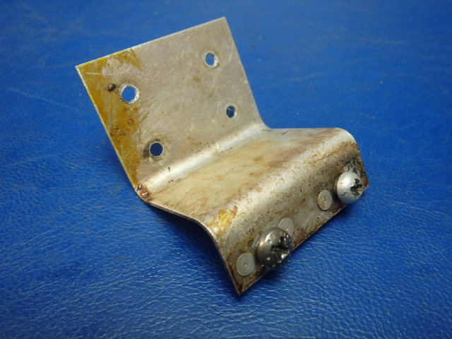 0511253-1 Cessna - Bracket-Fuel Selector Valve