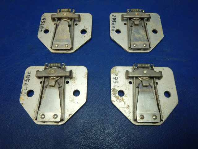 295409 WEDJIT - PLATE - WEDJIT MKL (SET OF 4 - MISSING STUD )