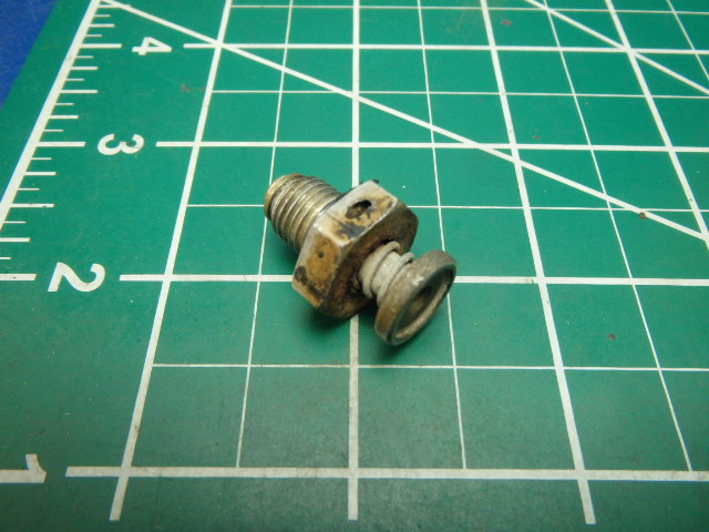 0320105 Cessna - Plug-Fuel Tank Drain