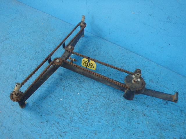 77826-02 Piper - CONTROL COLUMN (With chain)