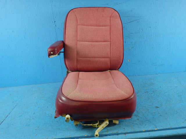 0812730-50 Cessna - PILOT MANUALLY ADJUSTABLE SEAT