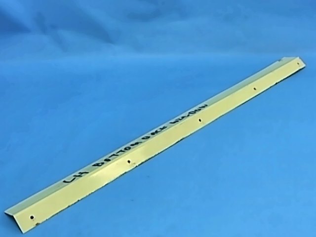 76273-00 Piper - RETAINER - Rear window bottom left