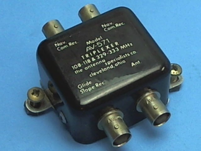AV-571 RA-MILLER - TRIPLEXER 1VOR ANT TO 2NAV / 1GS