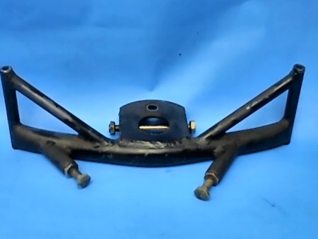 35192-00 Piper - HORN - Nose wheel steering (Cracked at weld - See photos)