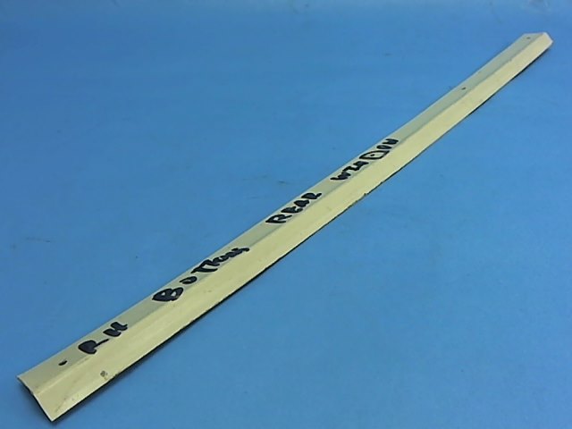 76274-00 Piper - RETAINER - Rear window bottom right