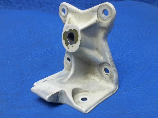 60-820035-1 Beechcraft - SUPPORT NOSE STEERING BELLCRANK