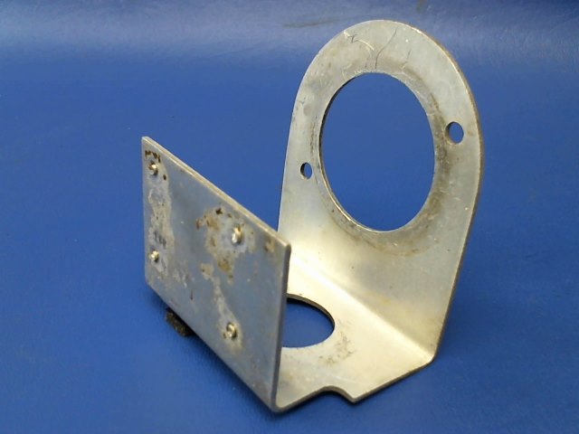 0716101 Cessna - BRACKET - FUEL SELECTOR VALVE