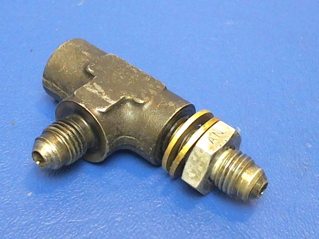79038-00 Piper - TEE - Bulkhead fitting