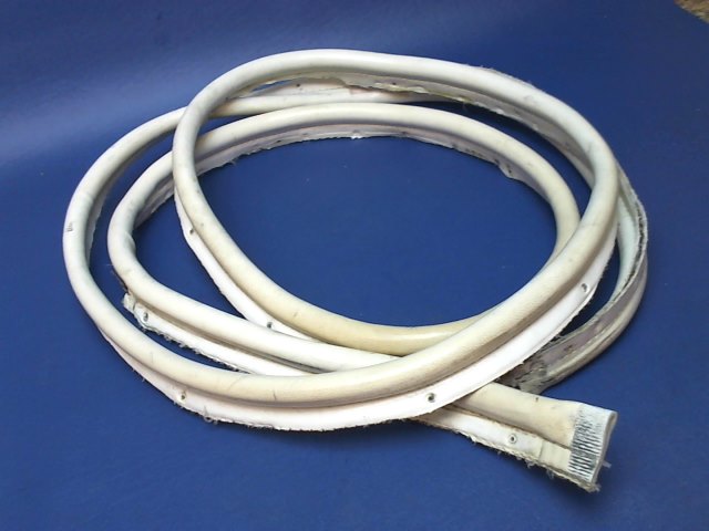 69403-03 Piper - WINDLACING - Door seal white (Torn- See Photos)