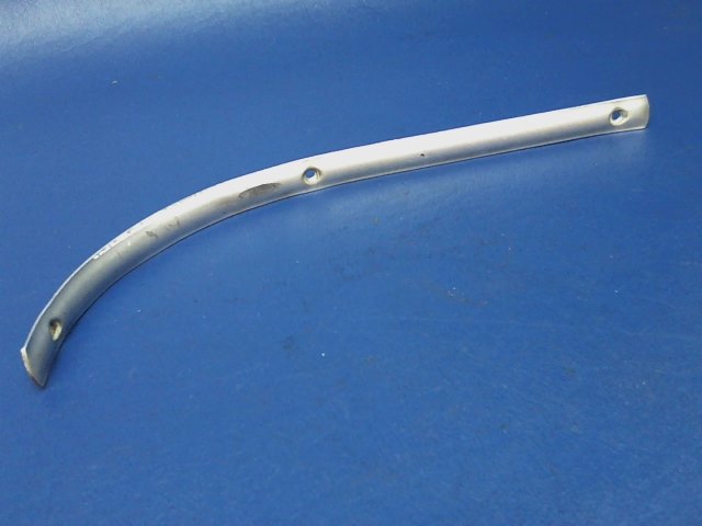 63142-56 Piper - TRIM STRIP - Door frame bottom rear