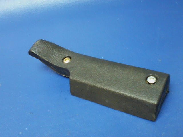0513434-4 Cessna - PAD - SHIN GUARD-KNEEPAD LEFT OF MAP CASE