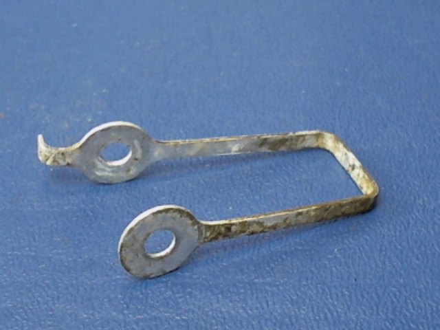 0460108-1 Cessna - GUARD-PULLEY BRACKET AILERON