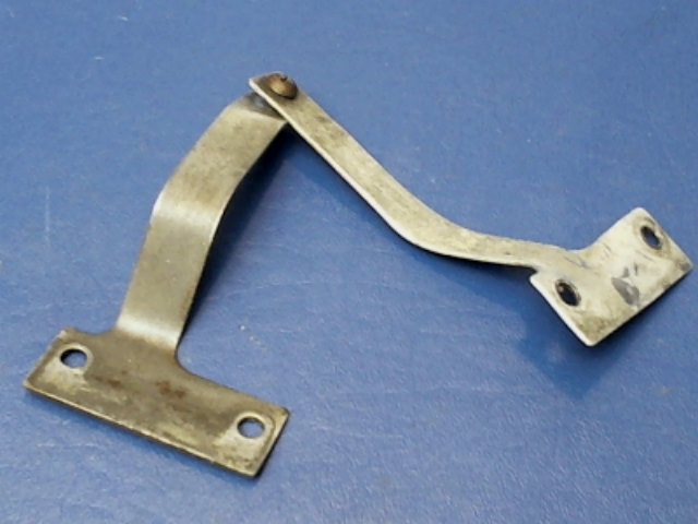 0500315-1 Cessna - BRACKET-STRAINER DRAIN CONTROL