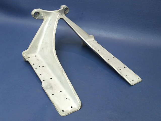 0543016-1 Cessna - FITTING-NOSE GEAR LWR
