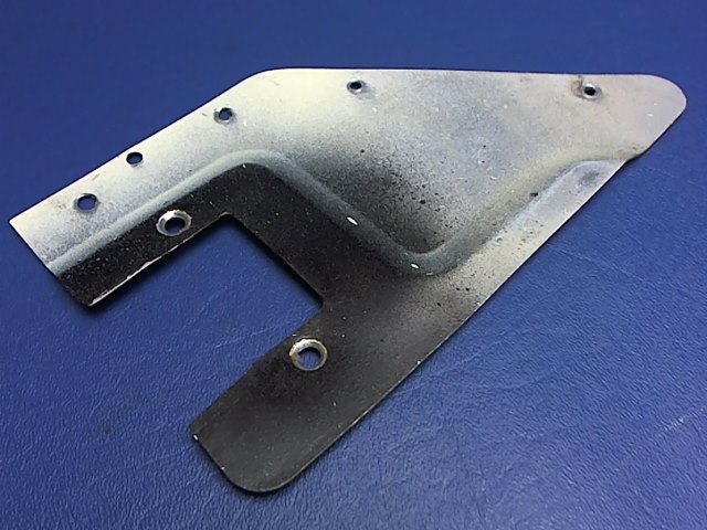 0413388-4 Cessna - HANDLE PLATE-RH