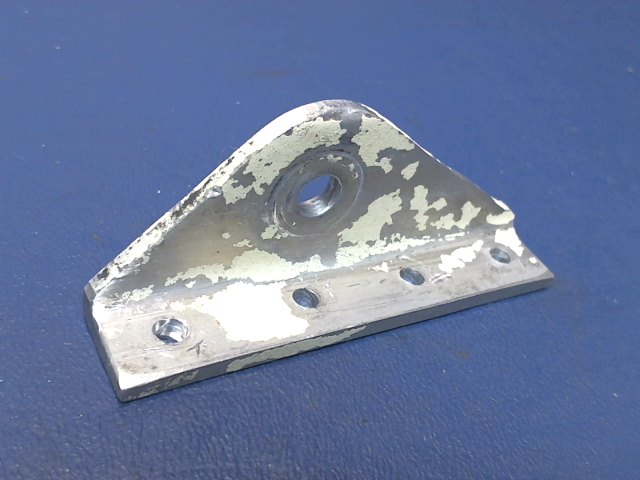 0431034-2 Cessna - FITTING RH-FIN ATTACH
