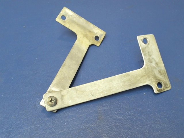 0500315-1 Cessna - BRACKET-STRAINER DRAIN CONTROL
