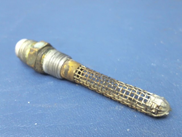 0422130 Cessna - STRAINER -FUEL TANK (FINGER)