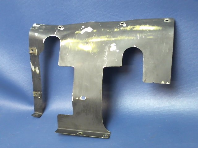 0411599-5 Cessna - SHIELD RUDDER BAR LH cracked