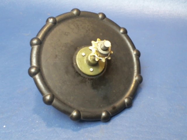0460112-1 Cessna - WHEEL ASSEMBLY-TAB CONTROL WITH SPROCKET