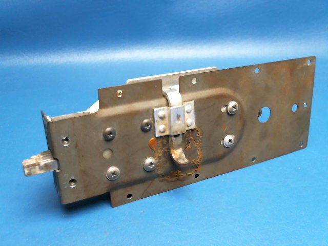 0413387-4 Cessna - CABIN DOOR LATCH RH