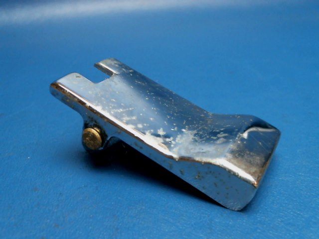 0413389-4 Cessna - HANDLE CABIN DOOR