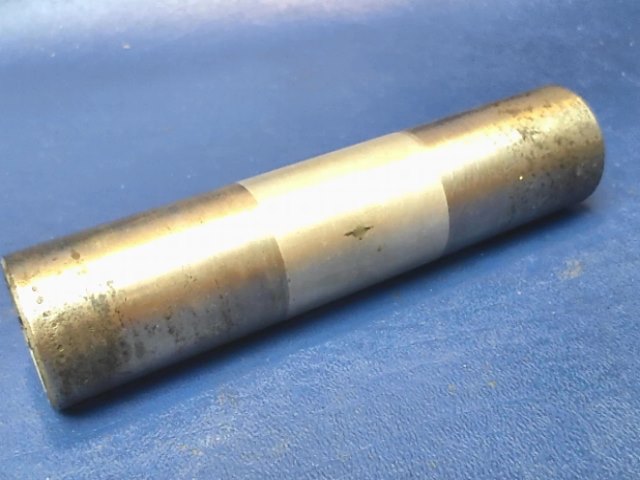 0442142-1 Cessna - TUBE AXLE