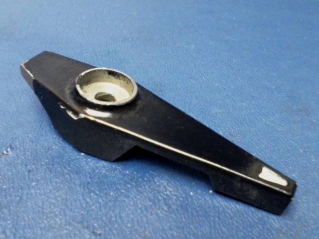 0716623-2 Cessna - HANDLE-FUEL SELECTOR