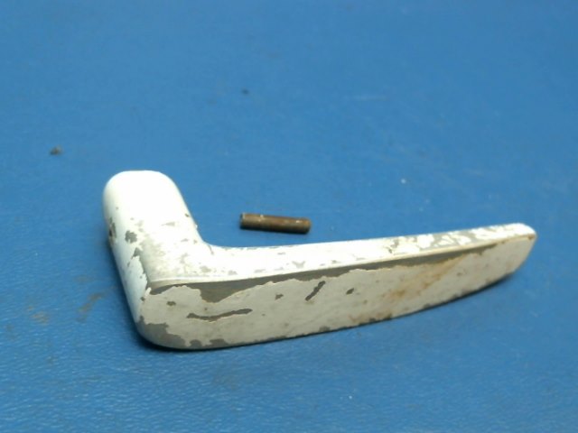 77514-24 Piper - HANDLE - Door latch