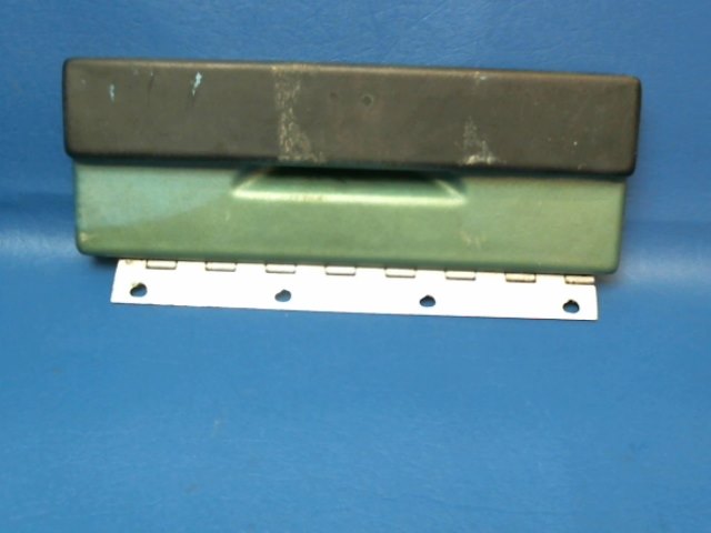 0413442-1 Cessna - DOOR ASSEMBLY GLOVE BOX