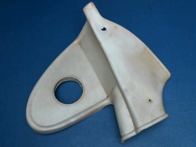 0411974-6 Cessna - SHIELD - RH Door post