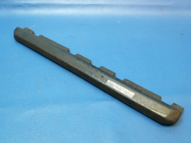 0713955-1 Cessna - KNEE BUMPER LH
