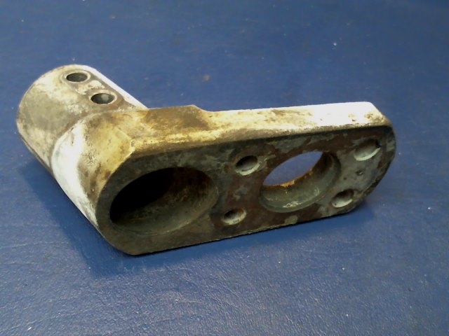 1741003-4 Cessna - FITTING-MAIN GEAR AXLE RH
