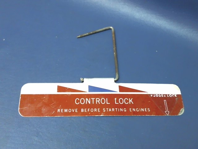 0861153-6 Cessna - FLAG-CONTROL LOCK