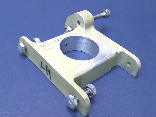 62421-00 Piper - FITTING - LH Flap torque tube left