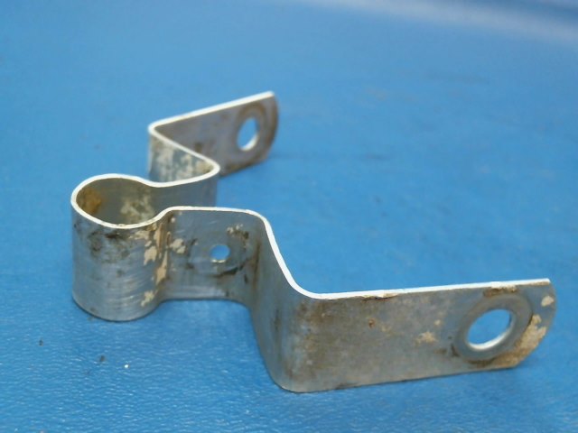 63332-03 Piper - CLIP- HOSE upper or lower