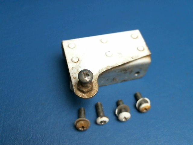 95784-00 Piper - SUPPORT - Spring nose gear door