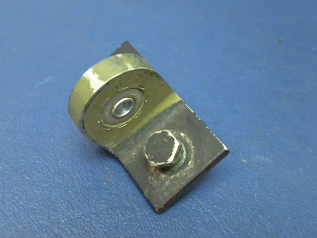 0861166-1 Cessna - BRACKET - CONTROL WHEEL