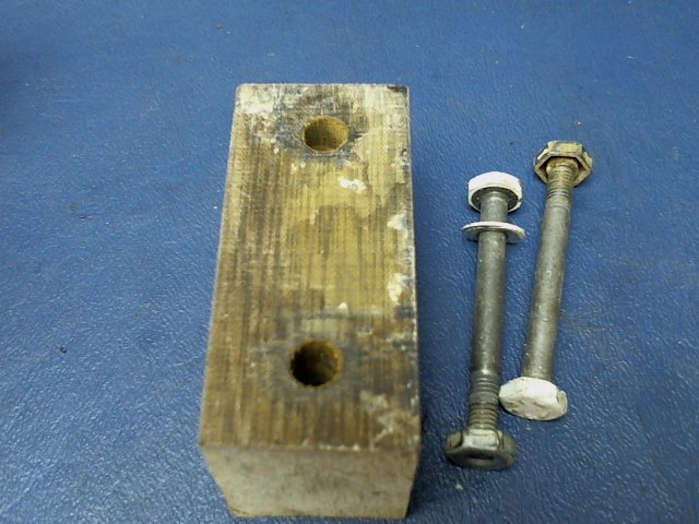 95775-00 Piper - BLOCK - Bearing nose gear door actuation