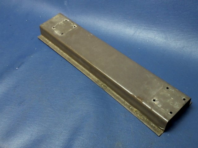 68090-16 Piper - CHANNEL seat trim left rear