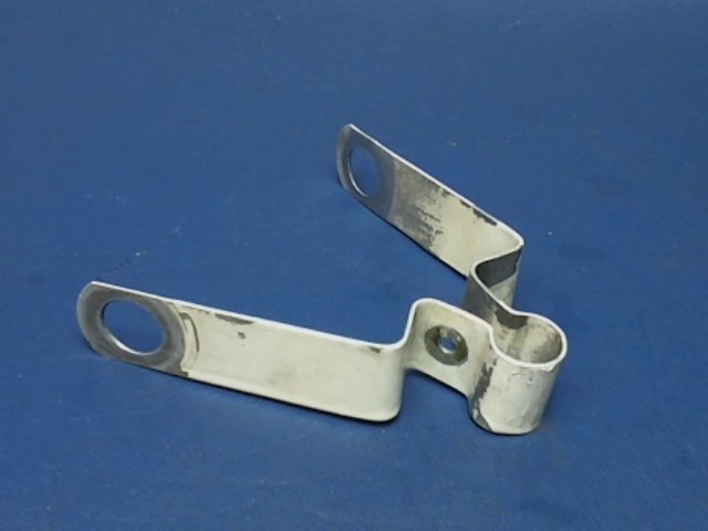 63332-05 Piper - CLIP- Hose