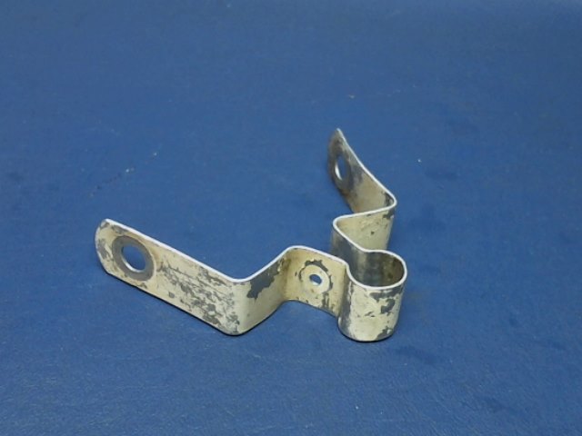 63332-03 Piper - CLIP- HOSE upper or lower