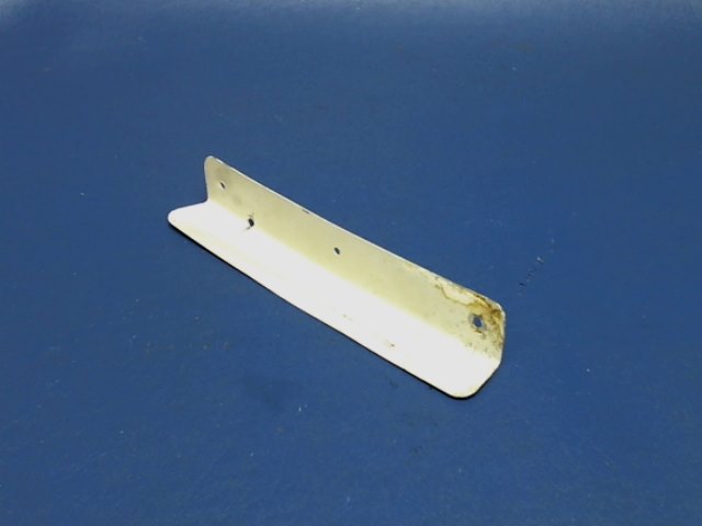 76272-01 Piper - RETAINER REAR WINDOW REAR RIGHT