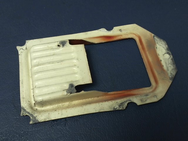 0413450-1-294 Cessna - COVER-DOOR LATCH HOUSING (small cracks)