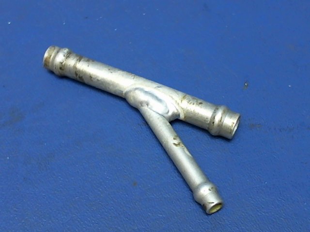 63212-04 Piper - FITTING - Vacuum hose Y (unrestricted)