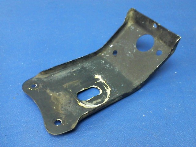 21409-00 Piper - BRACKET - Ventilator control mounting