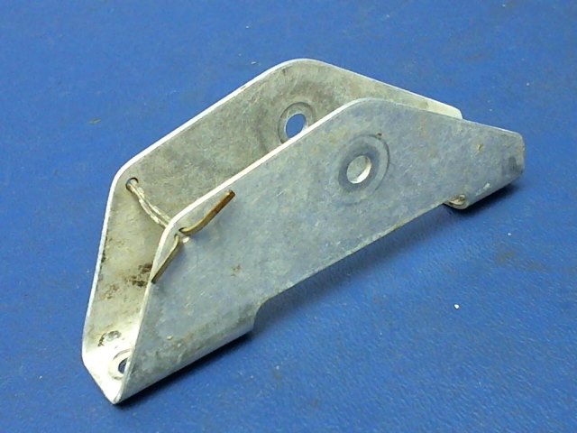 0512149-1 Cessna - BRACKET-FLAP PULLEY LH