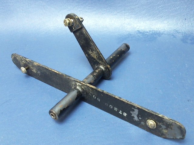 37290-00 Piper - BELLCRANK - AILERON LH